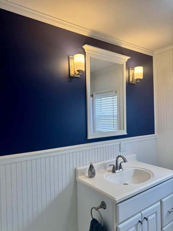 672 W Rodney French Blvd, Far North