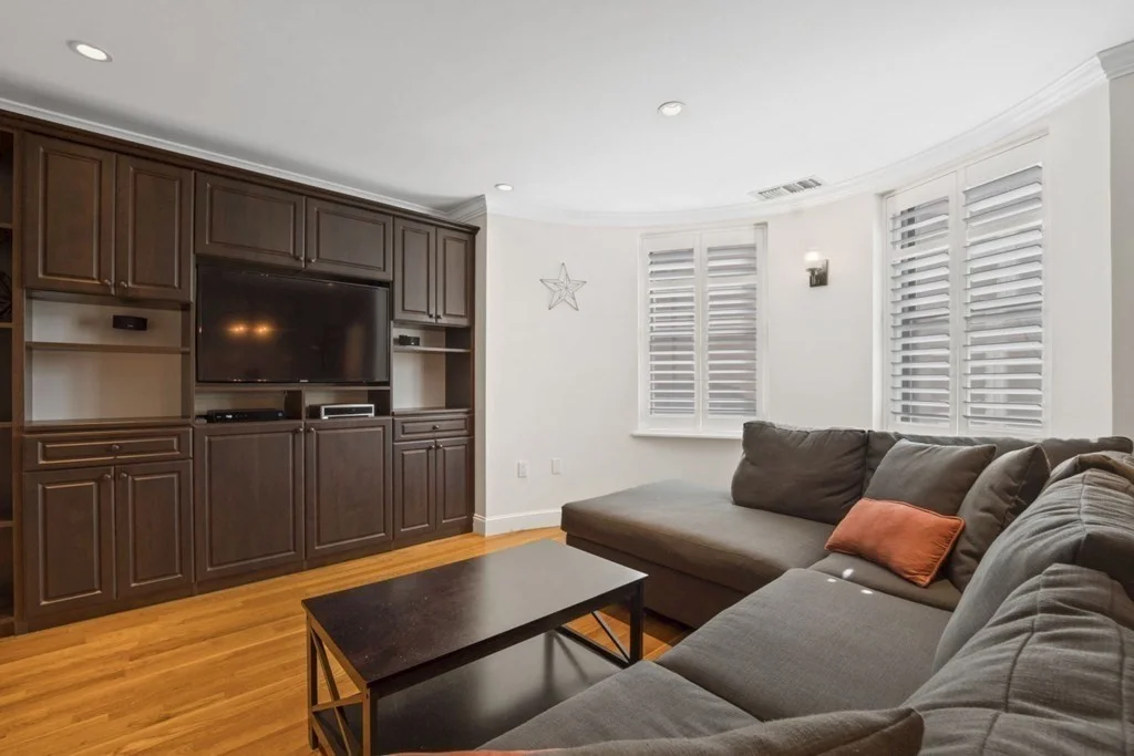 78 Gainsborough St, Fenway