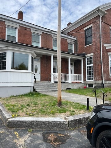 80 Grove St, Fitchburg