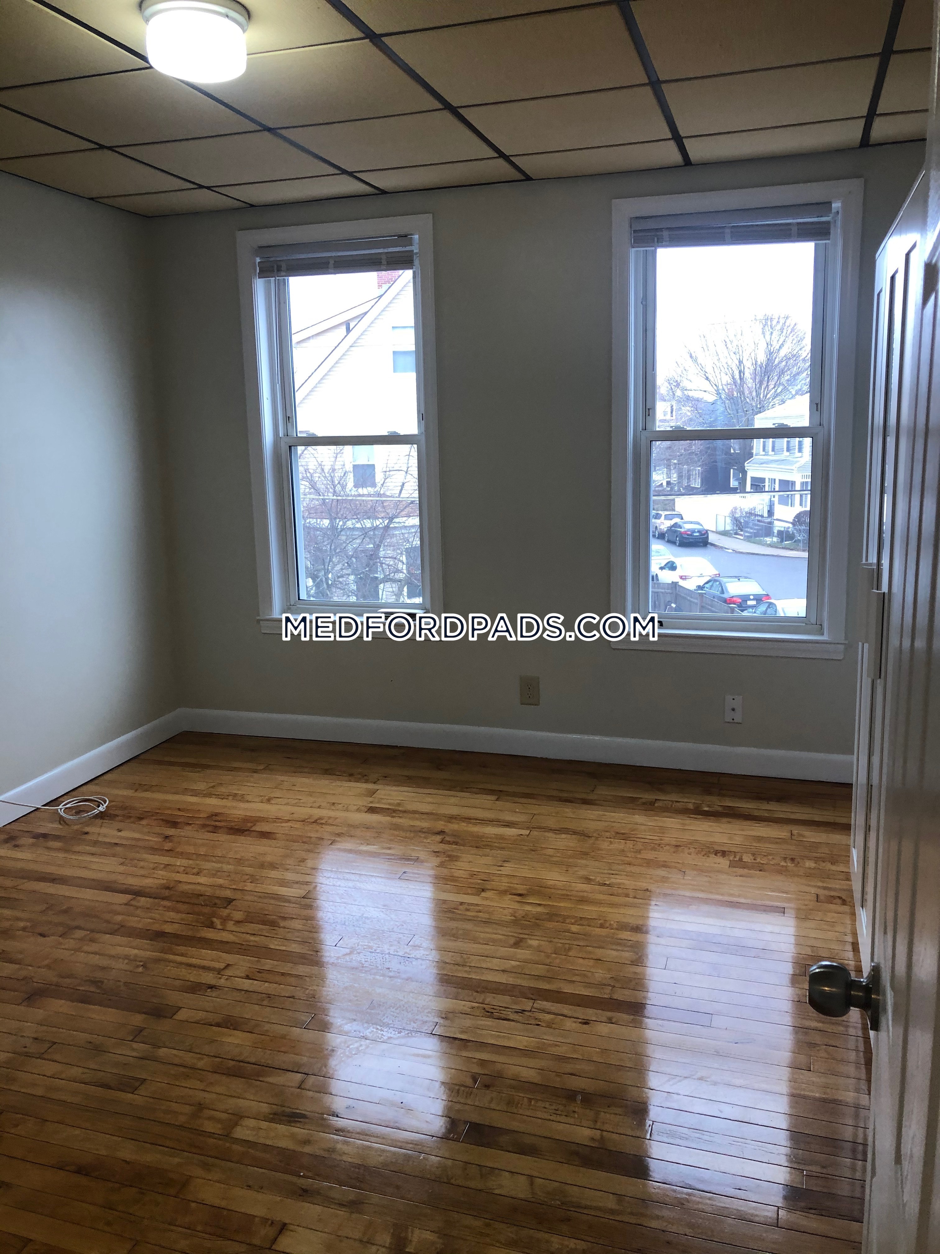 4 bed, 1 bath apartment for rent at 77 Lynman Ave Unit 2, Tufts University — photo 3 of 31