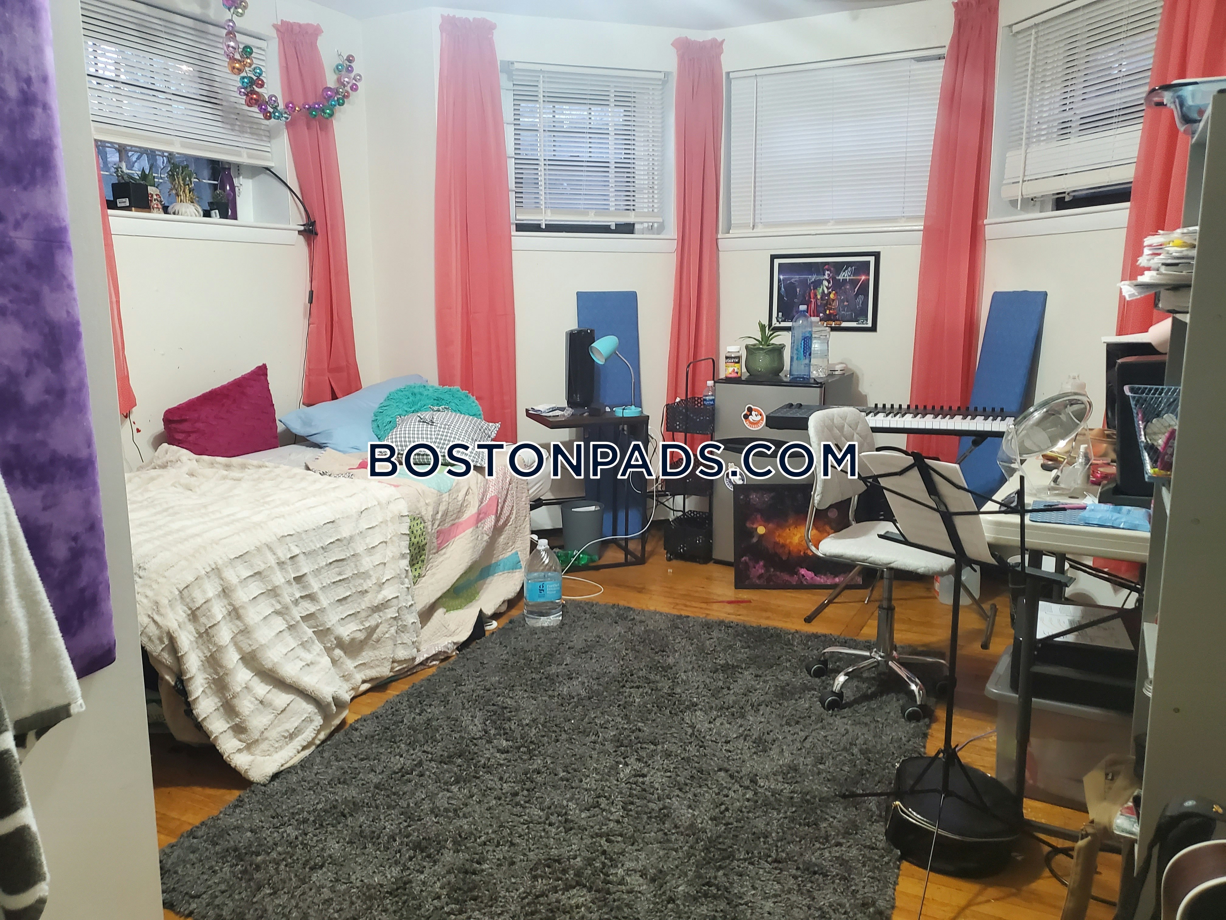 3 bed, 1 bath apartment for rent at 56 Queensberry Unit G3, Fenway — photo 5 of 10
