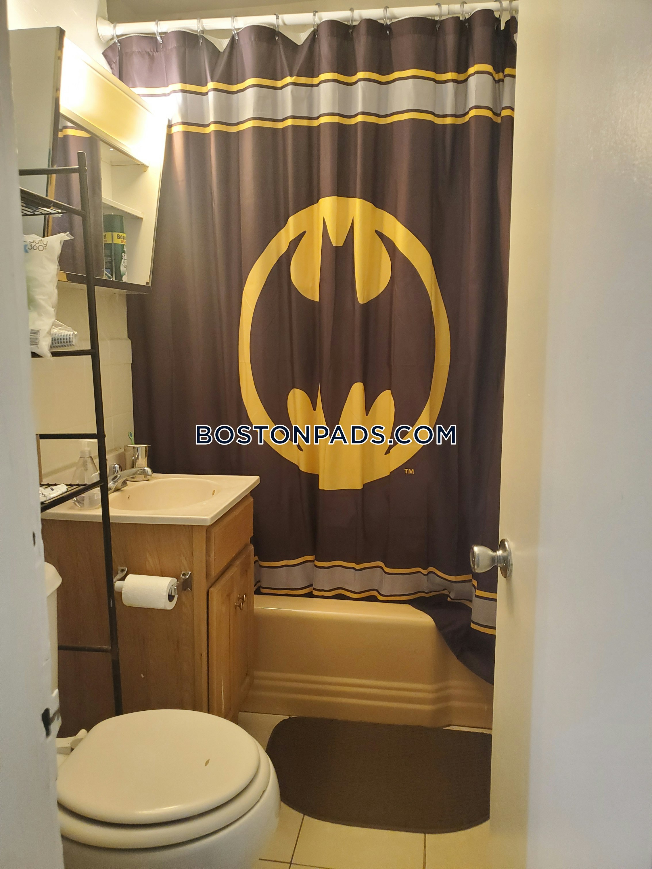 3 bed, 1 bath apartment for rent at 56 Queensberry Unit G3, Fenway — photo 7 of 10