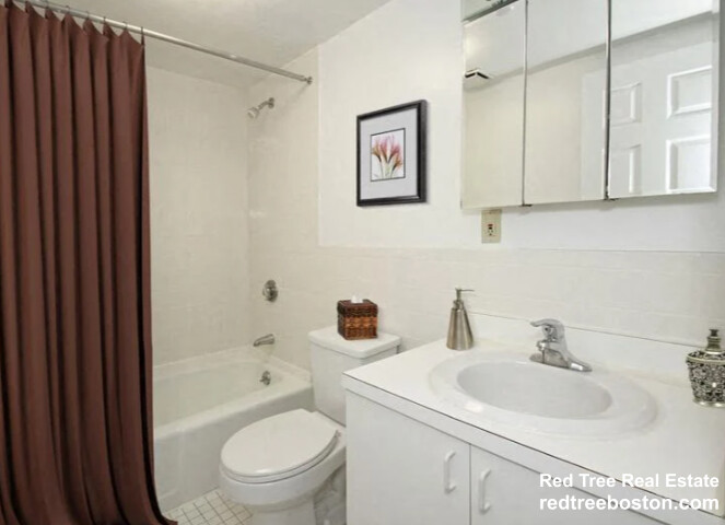 187 Kent St, Longwood