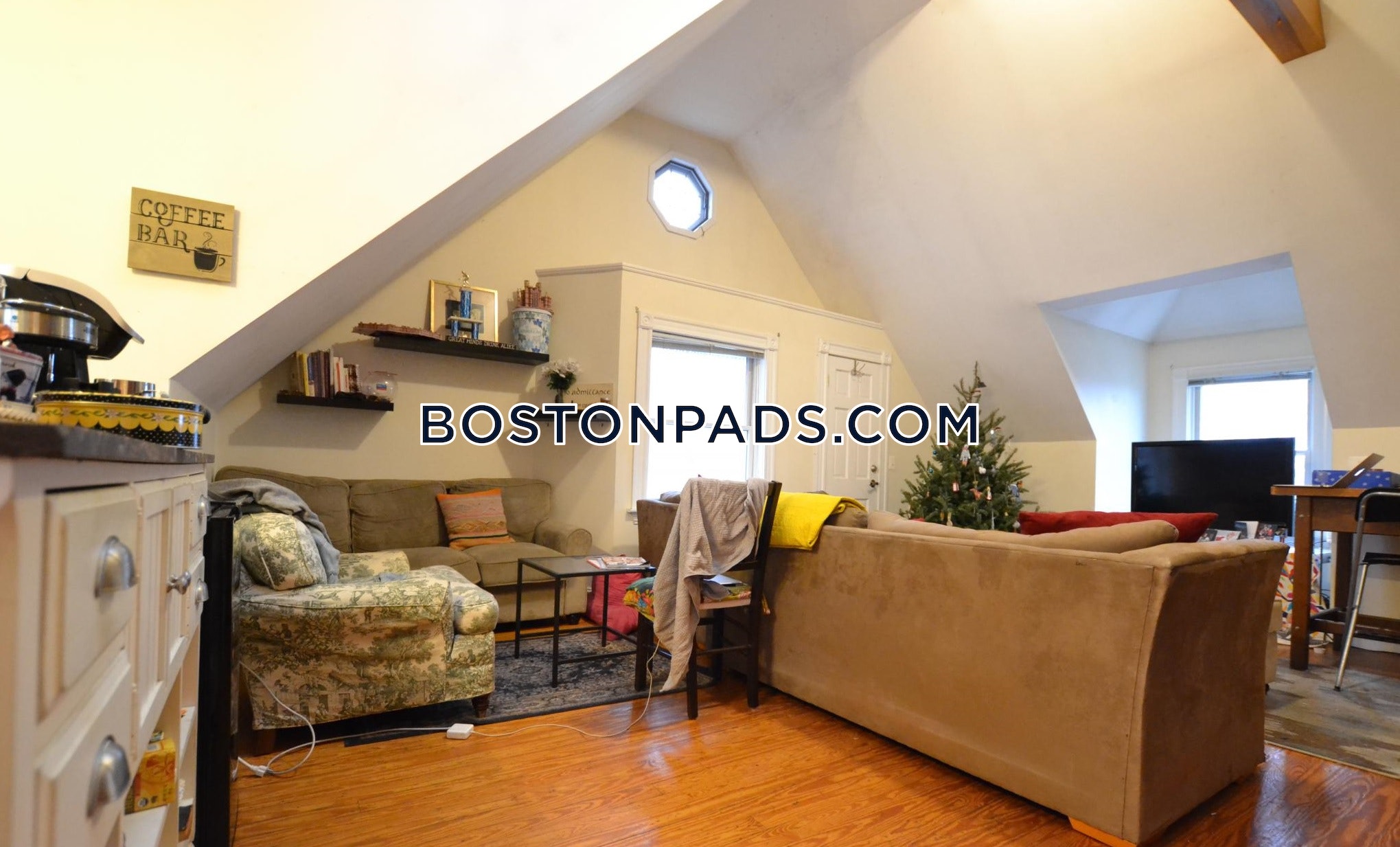 5 bed, 2 bath apartment for rent at 62 Ridgemont St Unit U2, Allston — photo 5 of 6