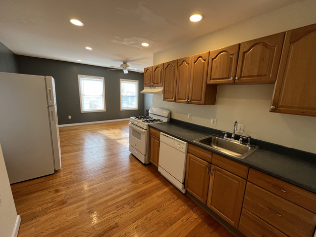 6 Alberta Ter, North Cambridge