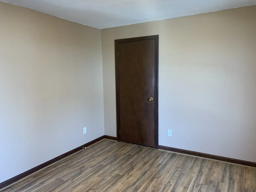 355 Field St, Fall River