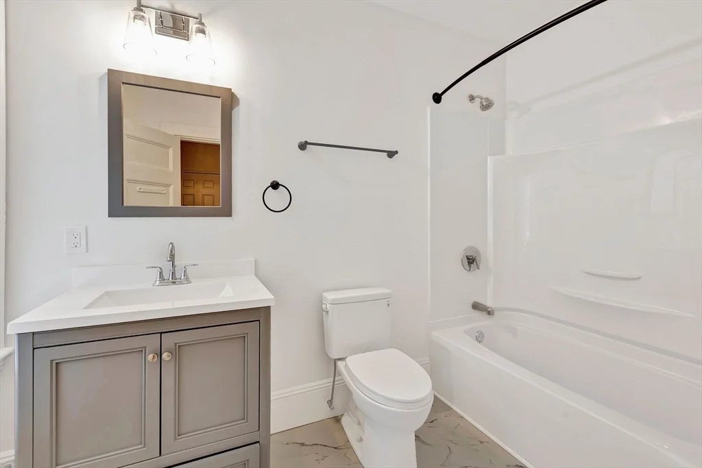 864 Huntington, Mission Hill