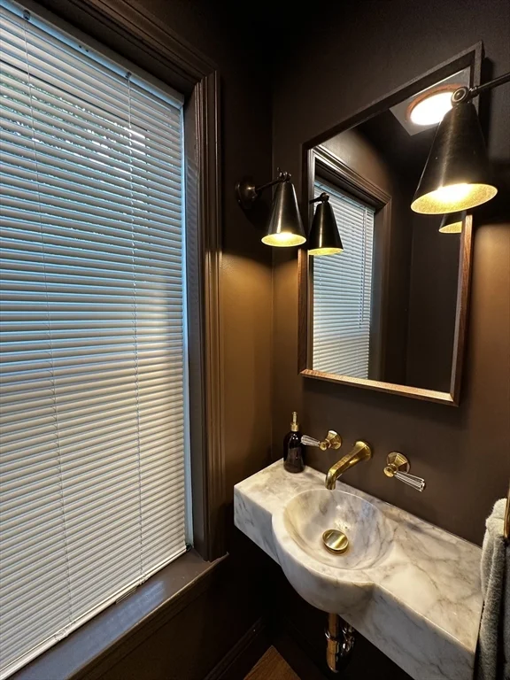 16 Nashua, Magoun Square