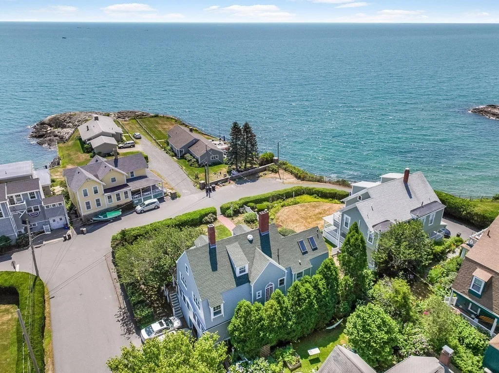 4 Spray Ave, Marblehead