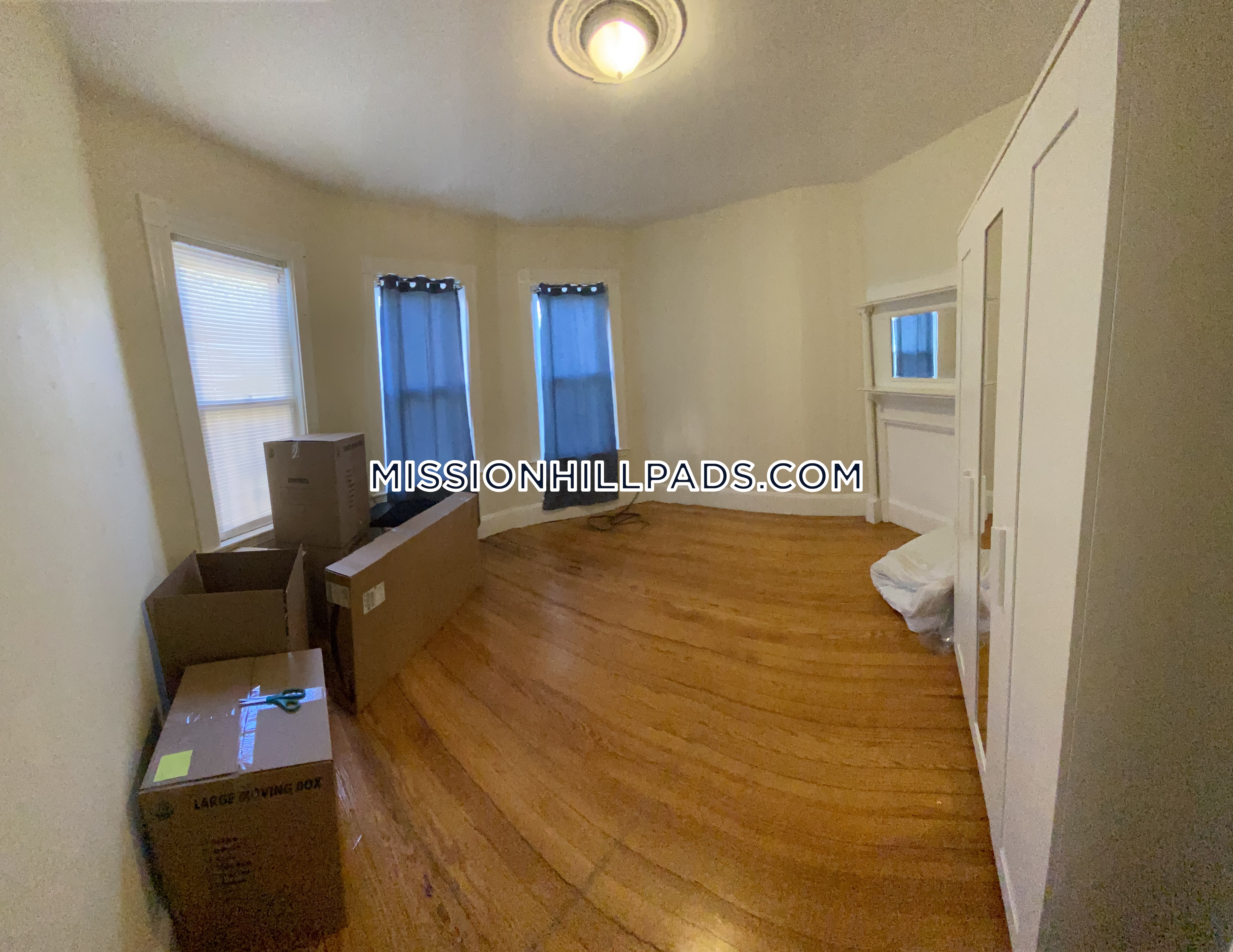 3 bed, 1 bath apartment for rent at 10 Bucknam St Unit 3, Mission Hill — photo 4 of 5