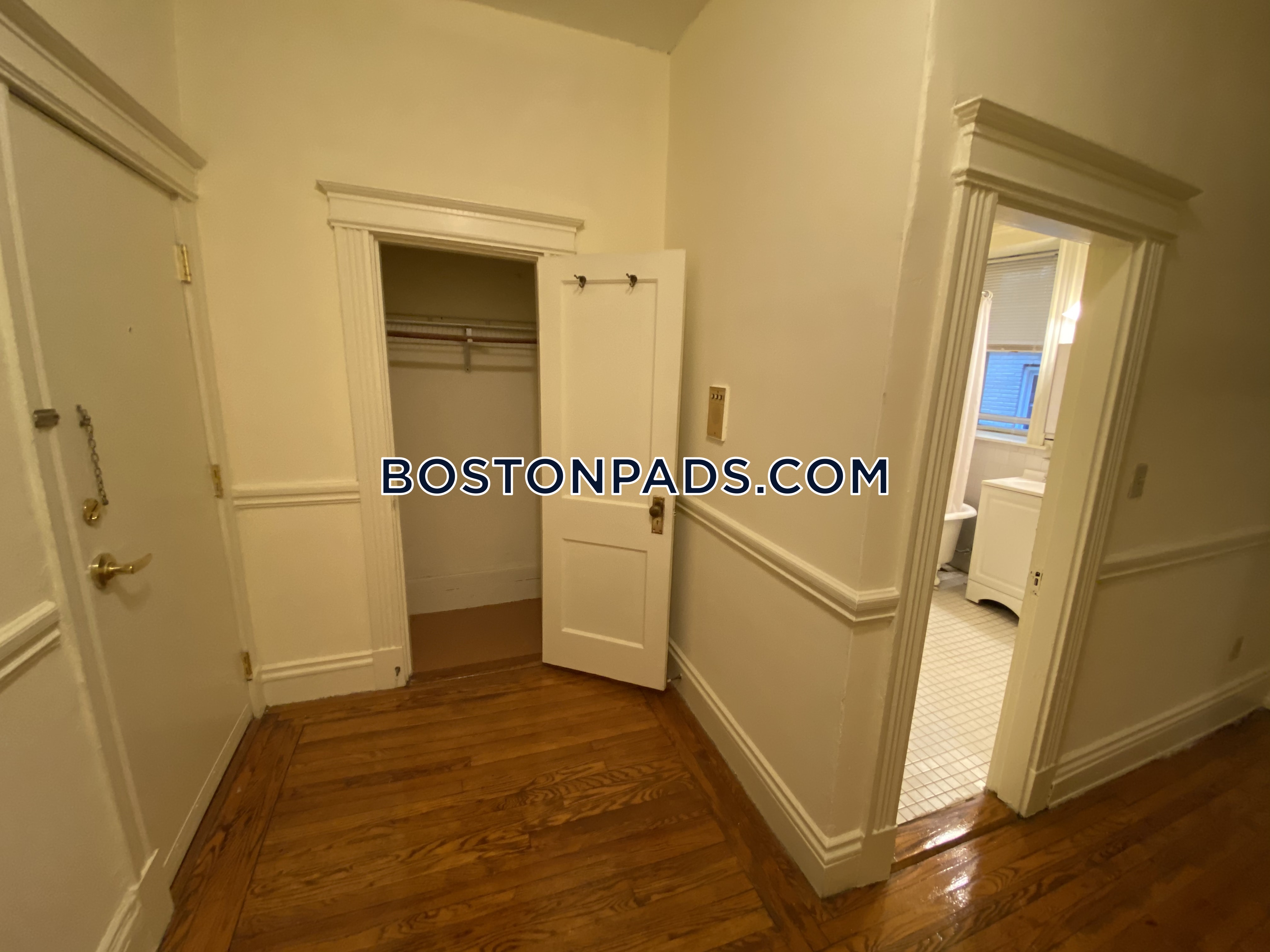 Studio bed, 1 bath apartment for rent at 16 Queensberry St Unit 5F, Fenway — photo 2 of 11