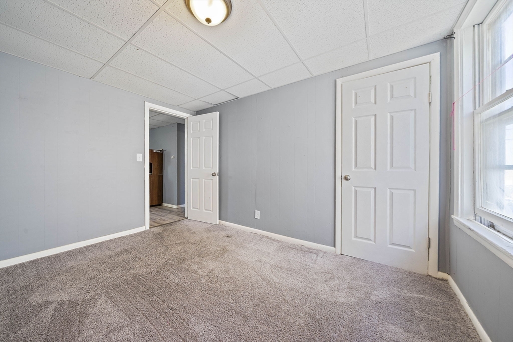 48 Rocliffe St, Fall River