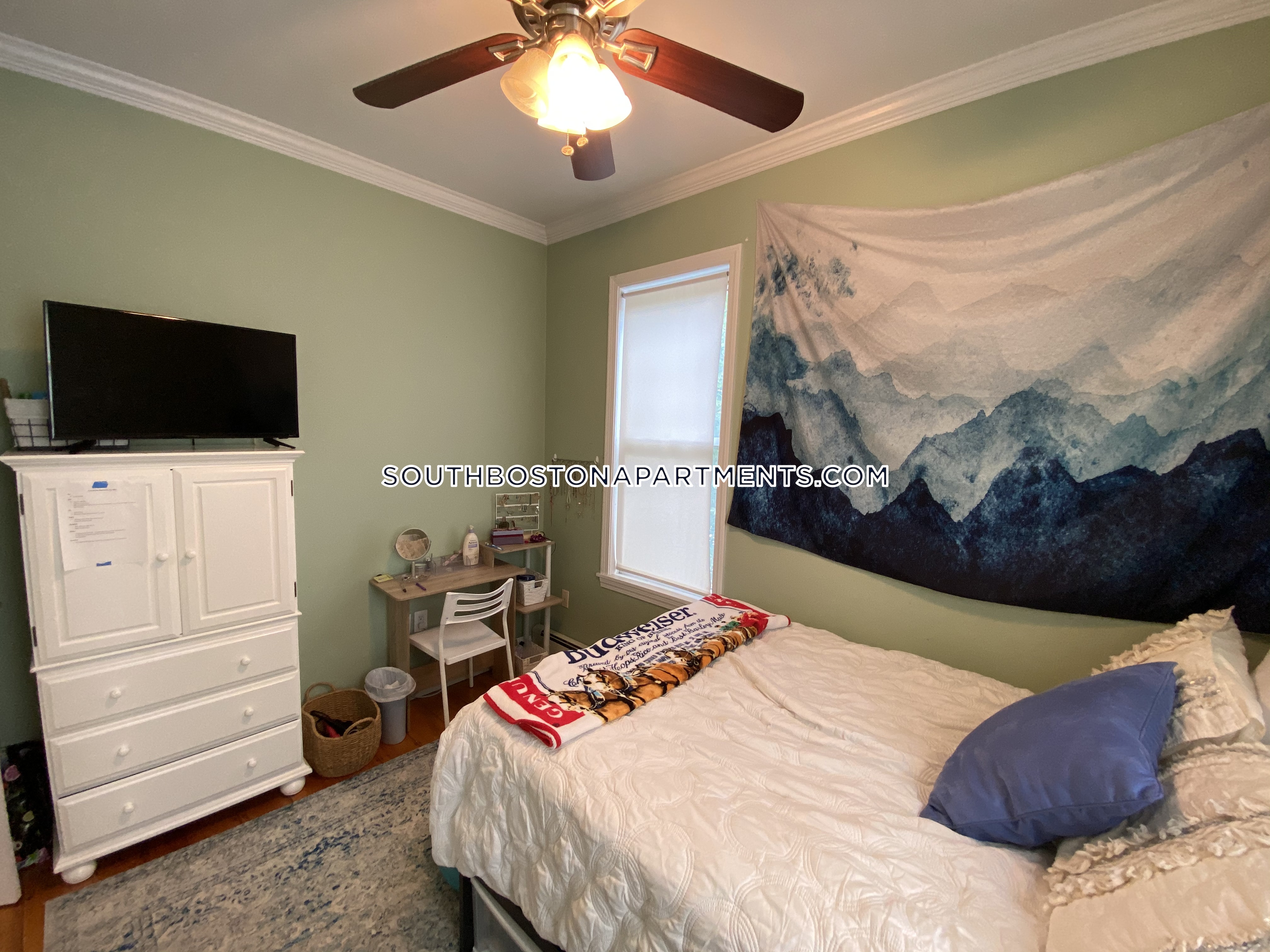 4 bed, 1.5 bath apartment for rent at 595 4th St Unit 2, South Boston — photo 4 of 42