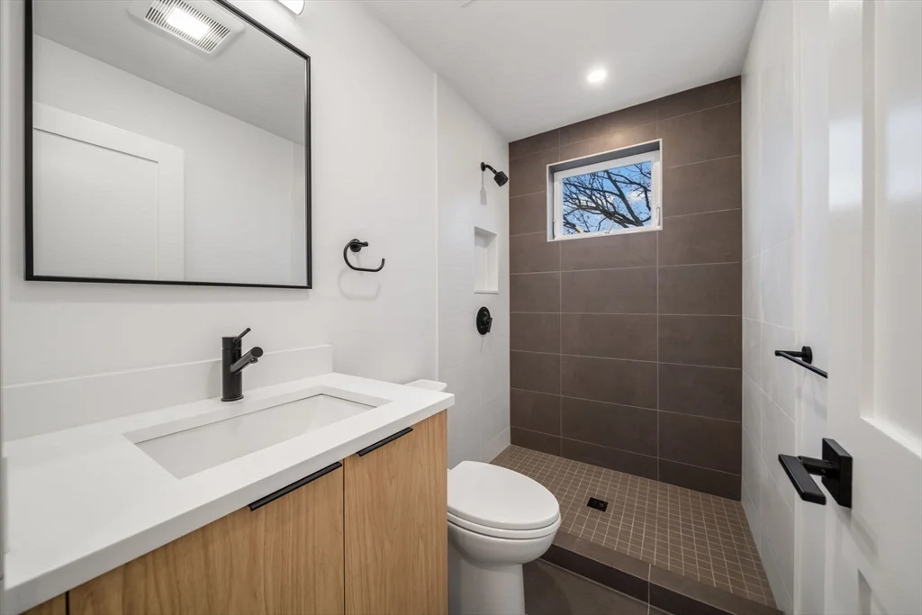 9 Wenham, Jamaica Plain