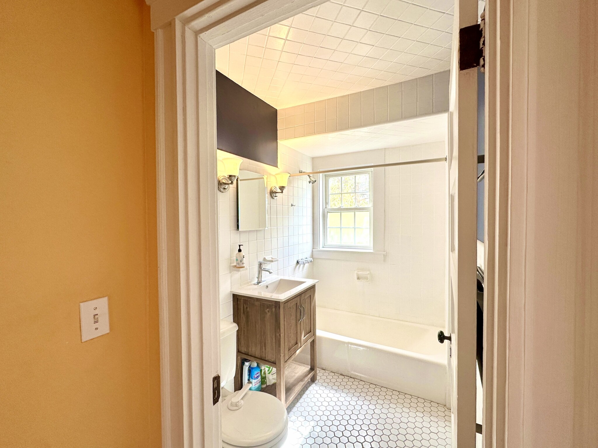 94 Florian St, Jamaica Plain