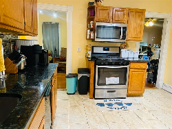 46 Middle St, South Boston