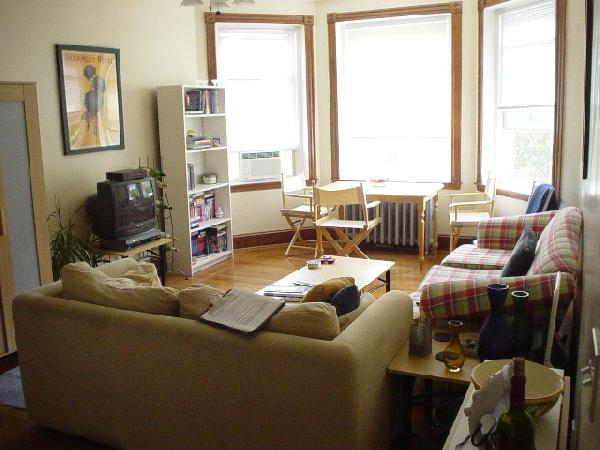 3 bed, 2 bath apartment for rent at 21 Gibbs St Unit 2, North Brookline — photo 5 of 6