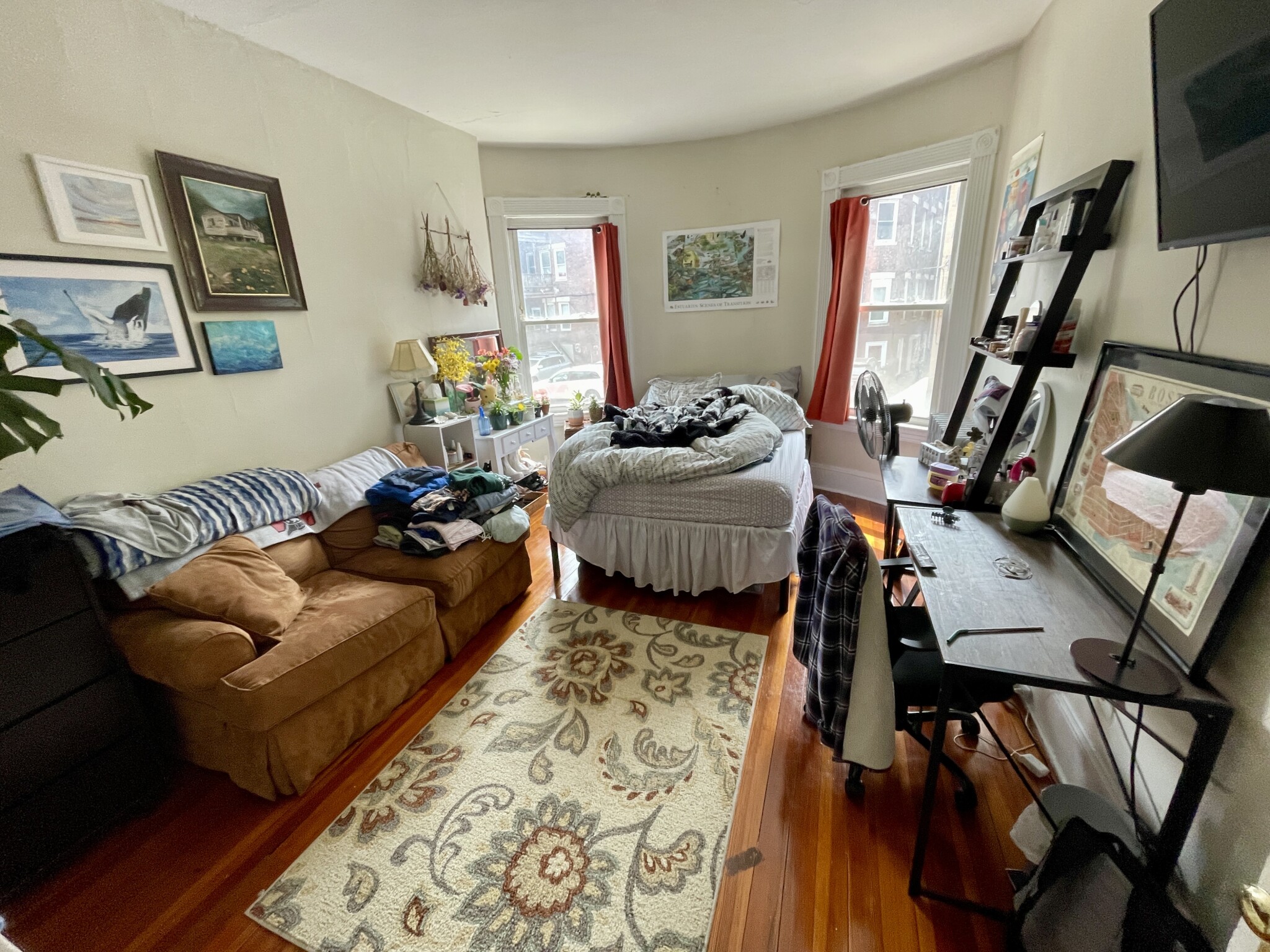2 split bed, 1 bath apartment for rent at 1581 Beacon St Unit 4, Washington Square — photo 1 of 4