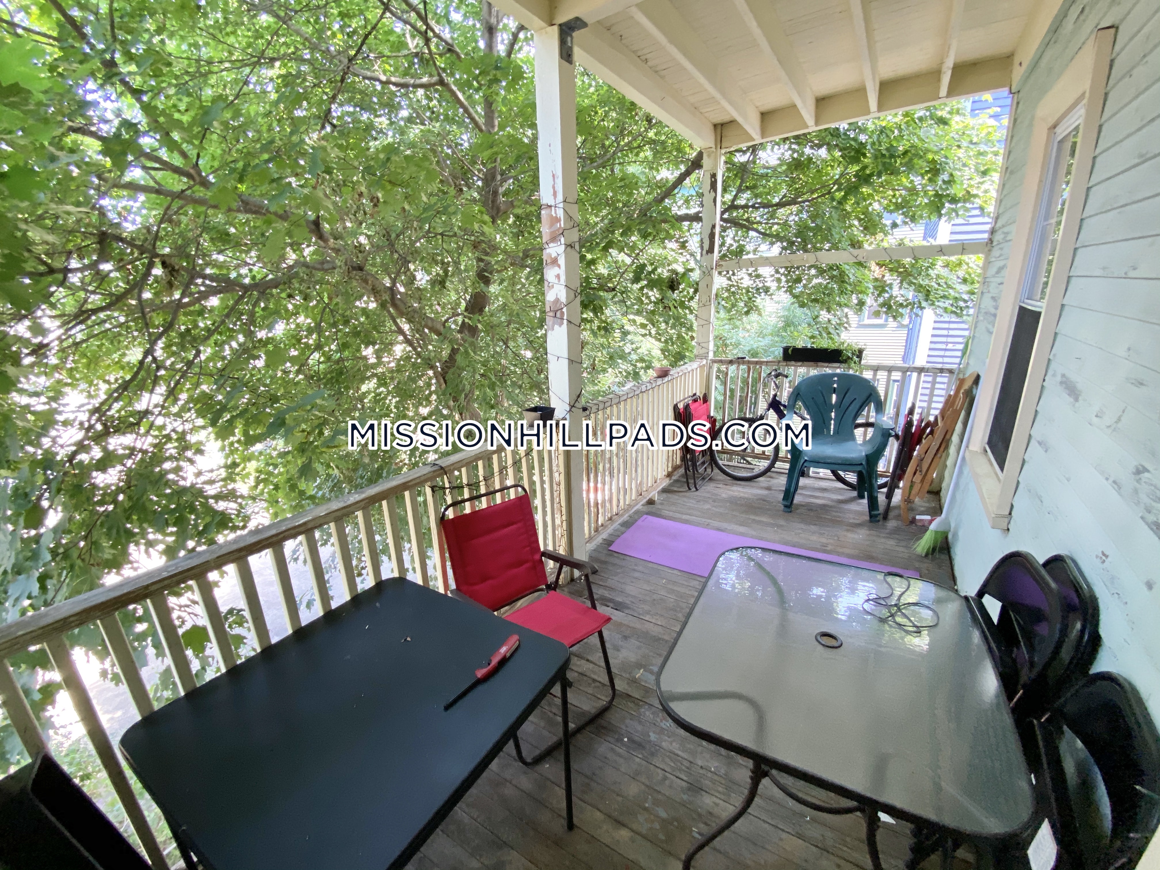 4 bed, 1 bath apartment for rent at 67 Hillside St Unit 2, Mission Hill — photo 7 of 28