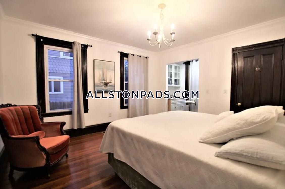 8+ bed, 4+ bath apartment for rent at 18 Holton St Unit U1, Allston — photo 6 of 16
