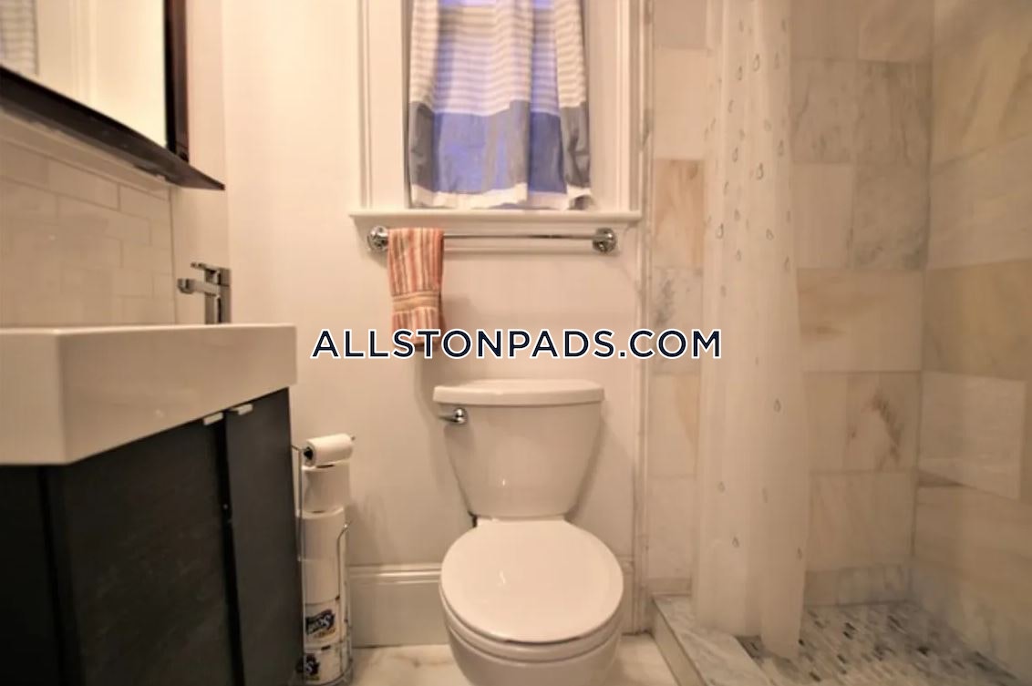 8+ bed, 4+ bath apartment for rent at 18 Holton St Unit U1, Allston — photo 16 of 16