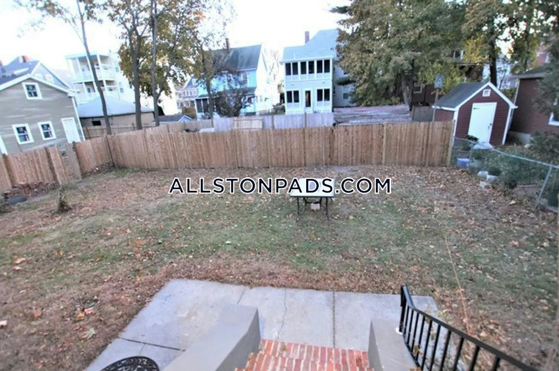 8+ bed, 4+ bath apartment for rent at 18 Holton St Unit U1, Allston — photo 9 of 16