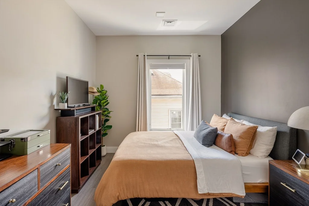 11 Walley St, East Boston