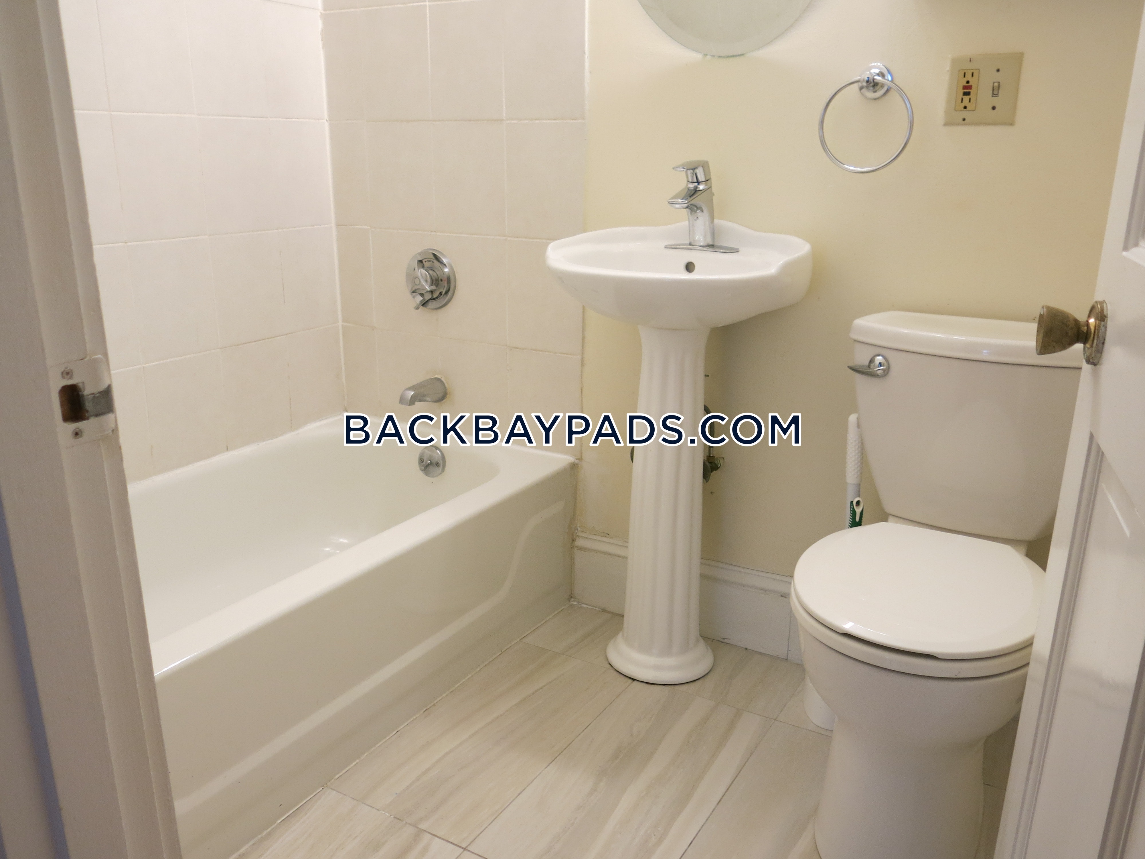 1 bed, 1 bath apartment for rent at 473 Beacon St Unit 3, Back Bay — photo 9 of 9
