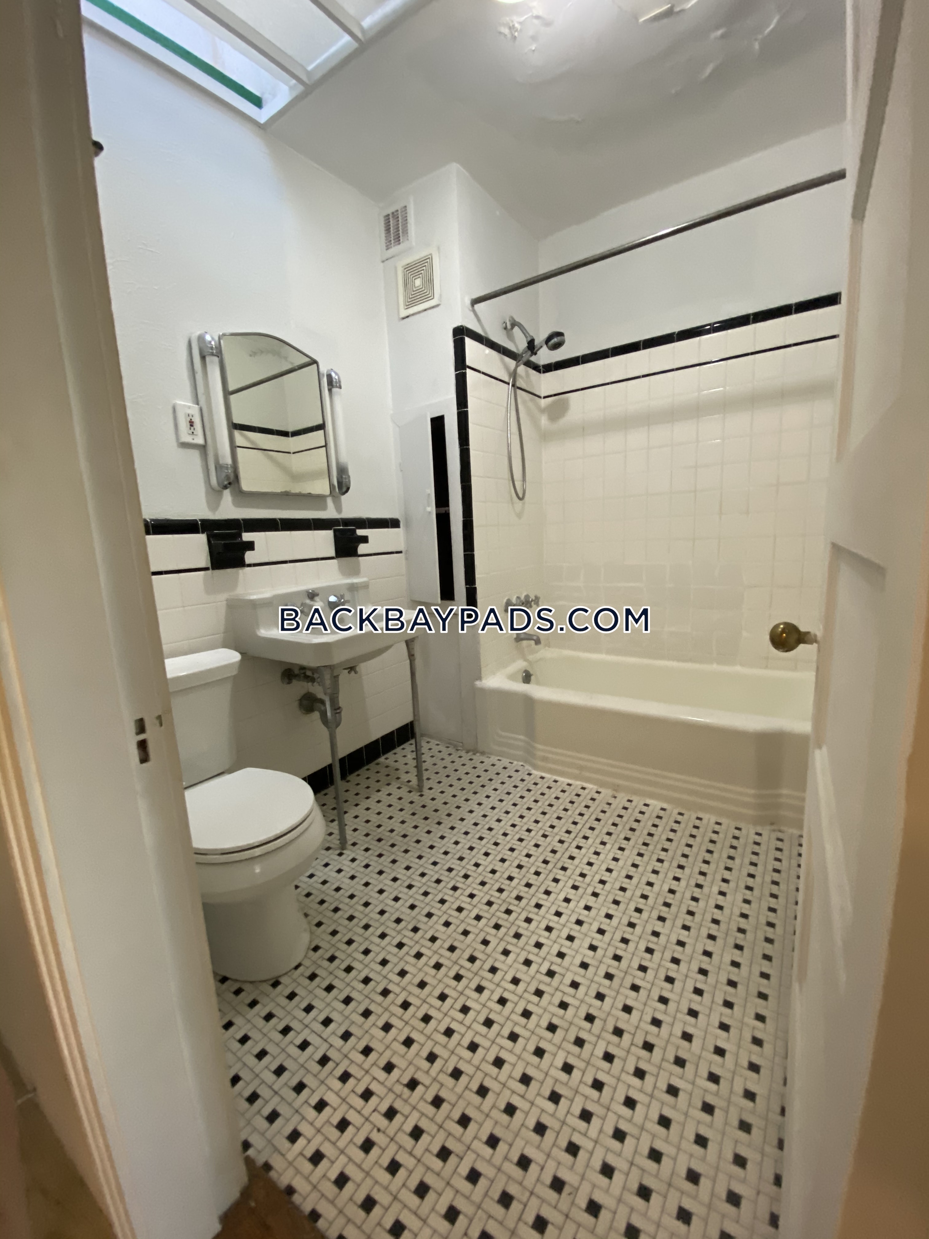 2 bed, 1 bath apartment for rent at 454 Beacon St Unit 5R, Back Bay — photo 11 of 11