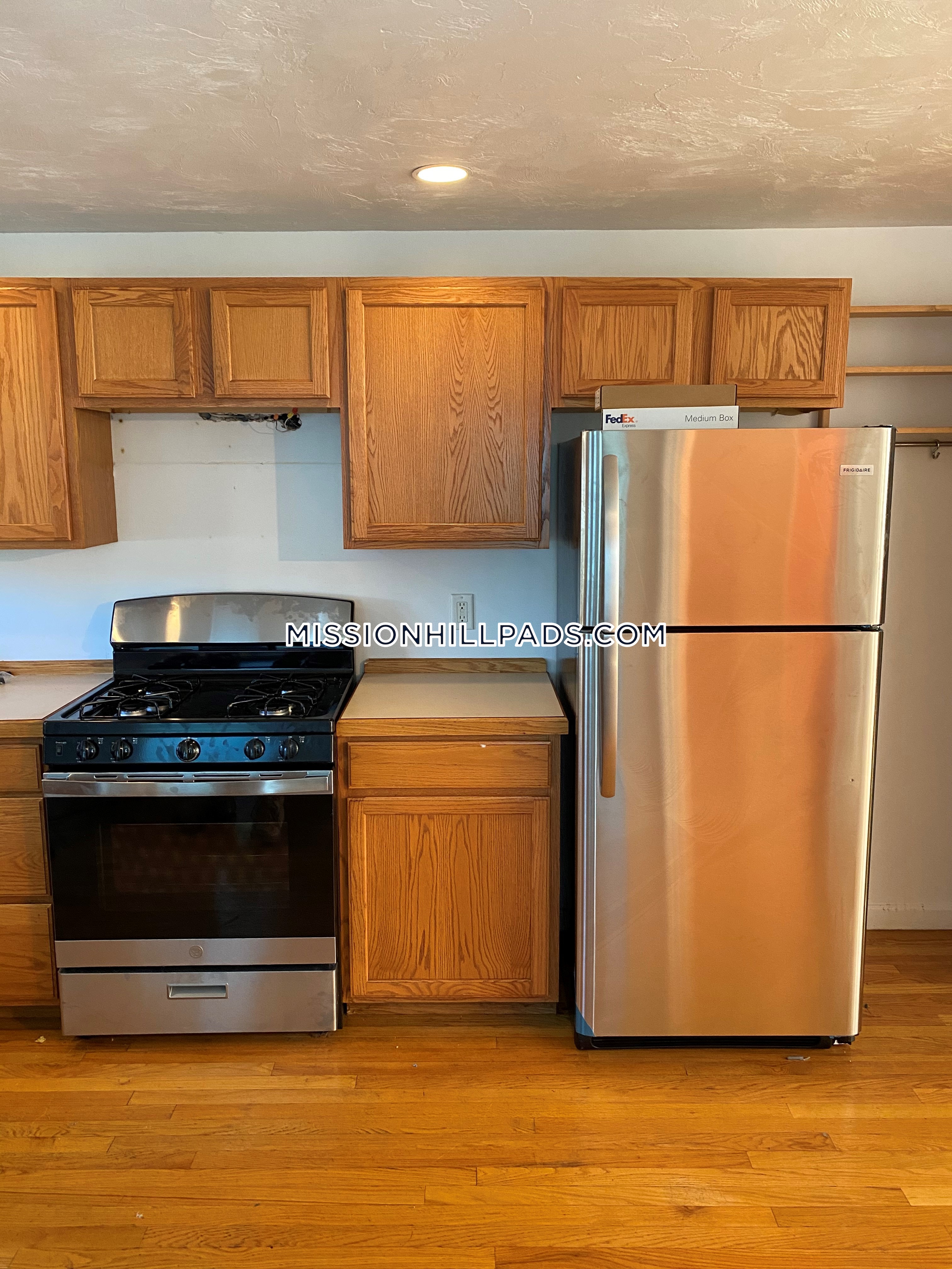 3 bed, 2.5 bath apartment for rent at 174 Calumet St Unit 1, Mission Hill — photo 7 of 32