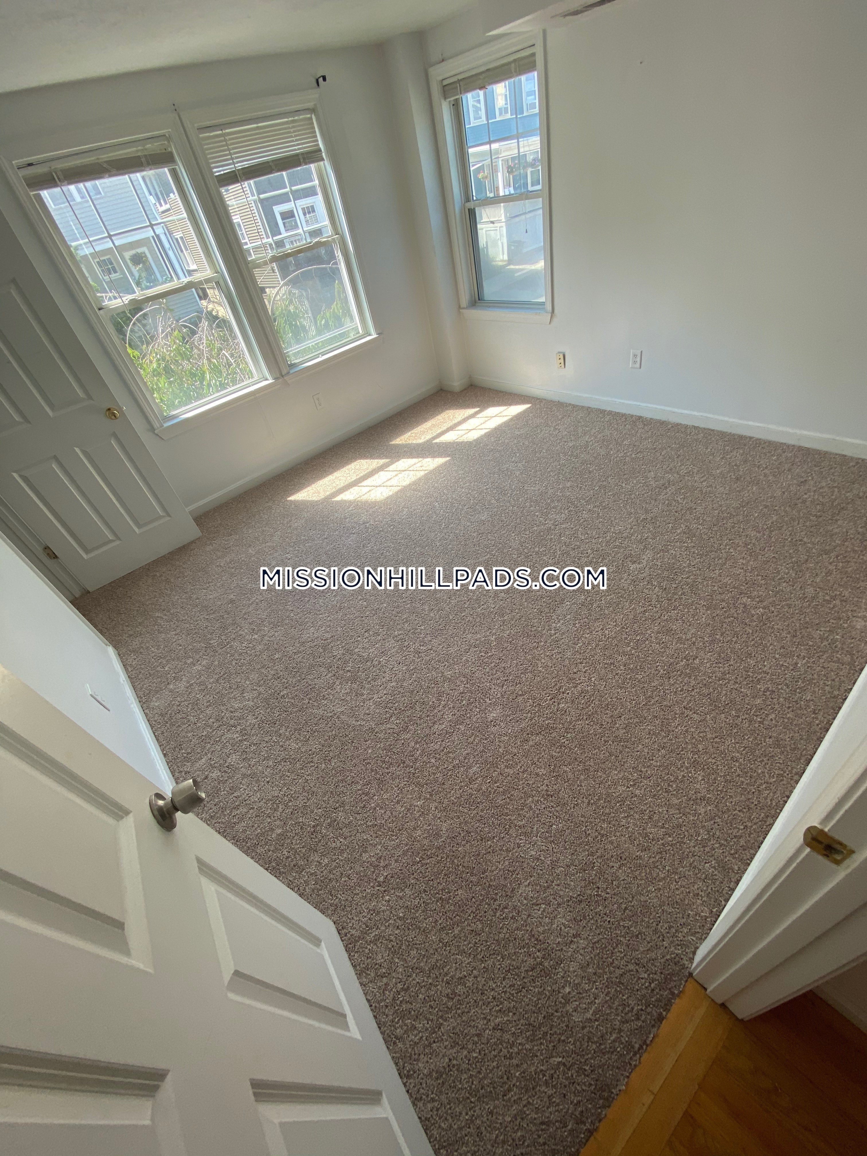 3 bed, 2.5 bath apartment for rent at 174 Calumet St Unit 1, Mission Hill — photo 17 of 32