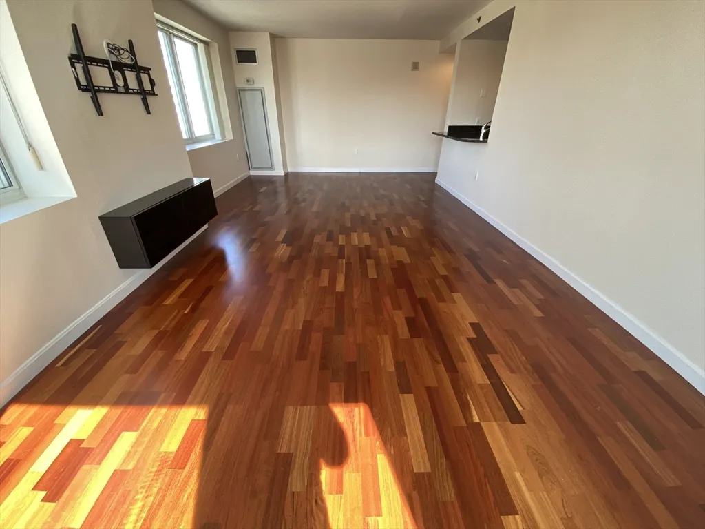 8 Museum Way, East Cambridge