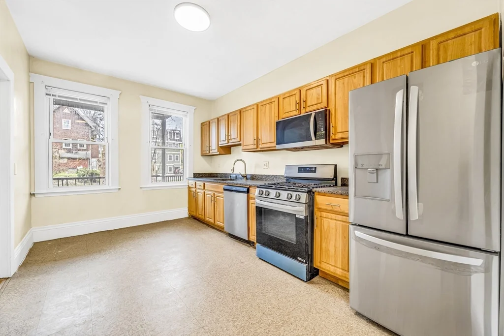 86 Winthrop St, Roxbury