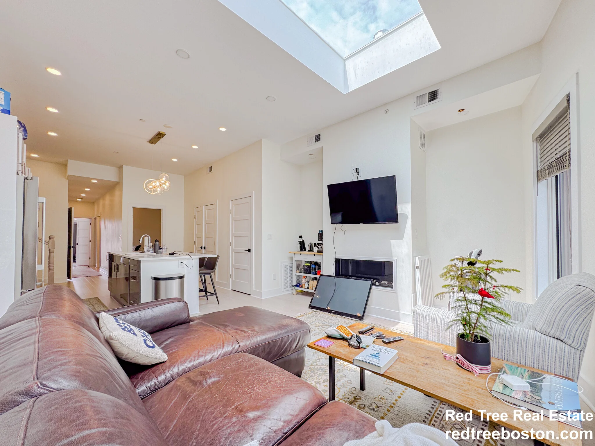 231 Maverick St, East Boston