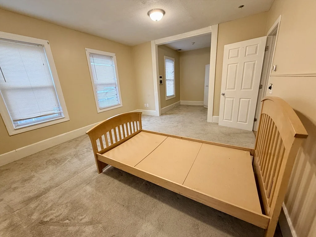 59 Whitney Ave, Centralville