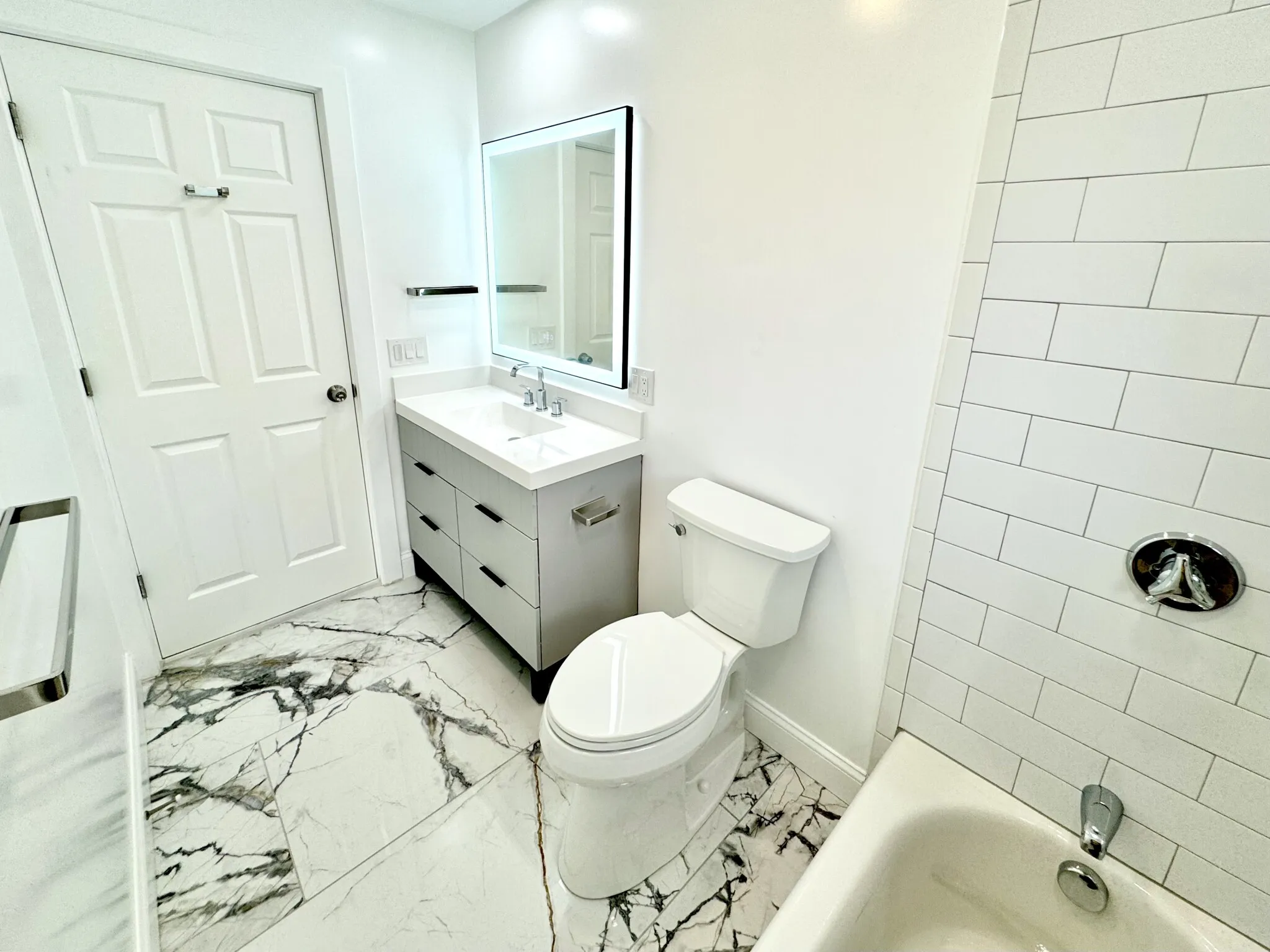 190 Hillside St, Mission Hill