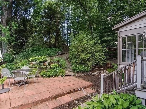 381 Vfw Pkwa, Chestnut Hill