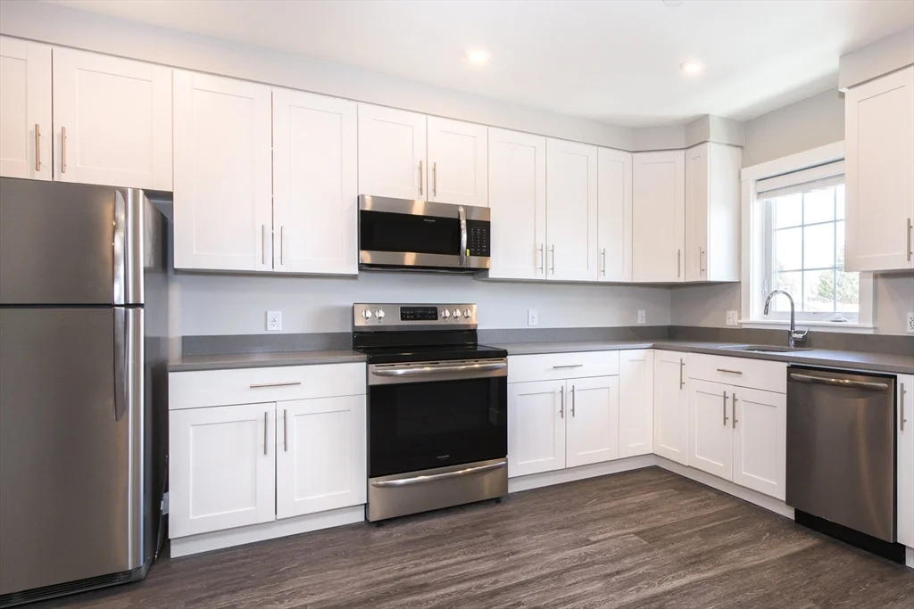 50 Country Way, Scituate