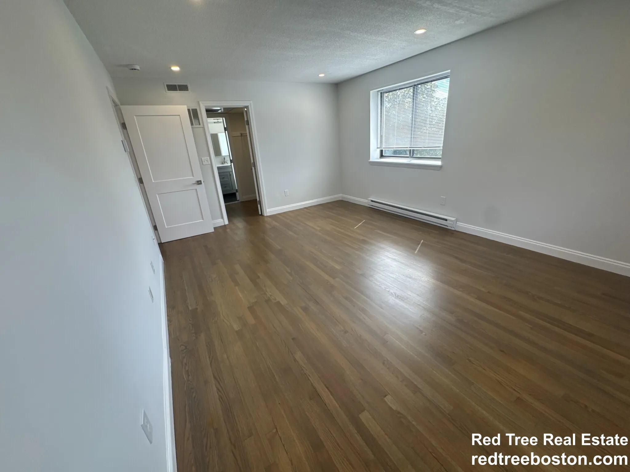 320 Hammond Pond Pkwa, Chestnut Hill