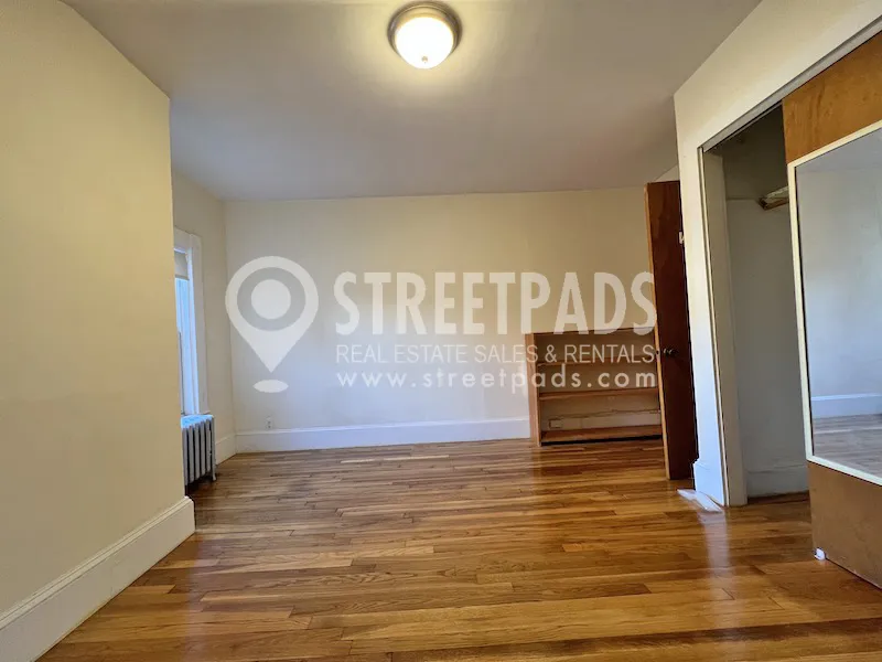 381 Harvard St, Mid-Cambridge