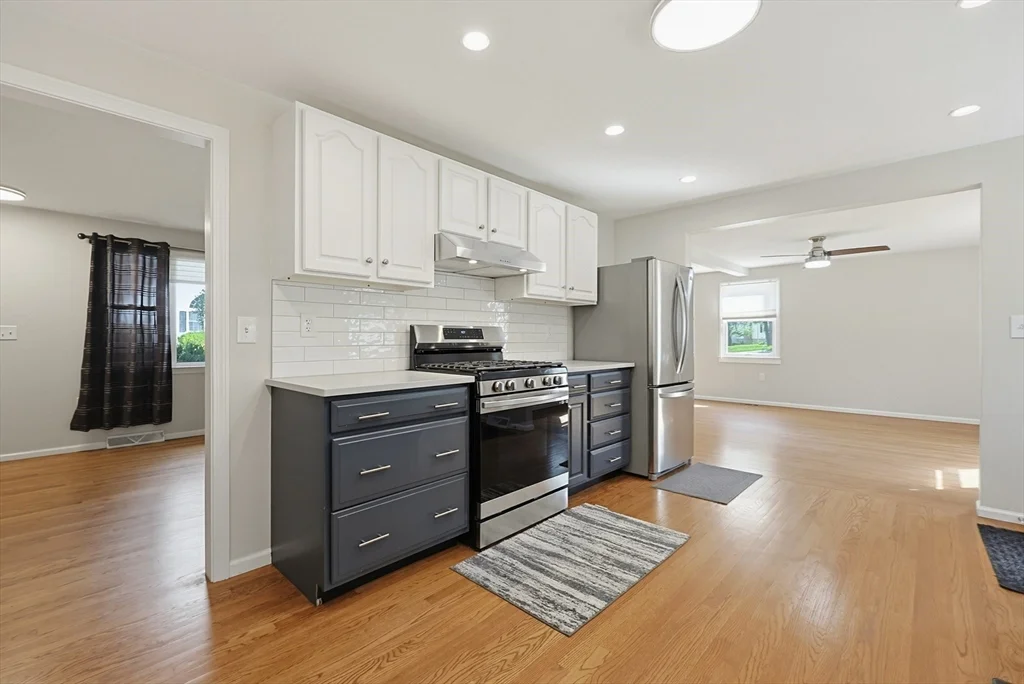 1 West Belcher, Foxboro