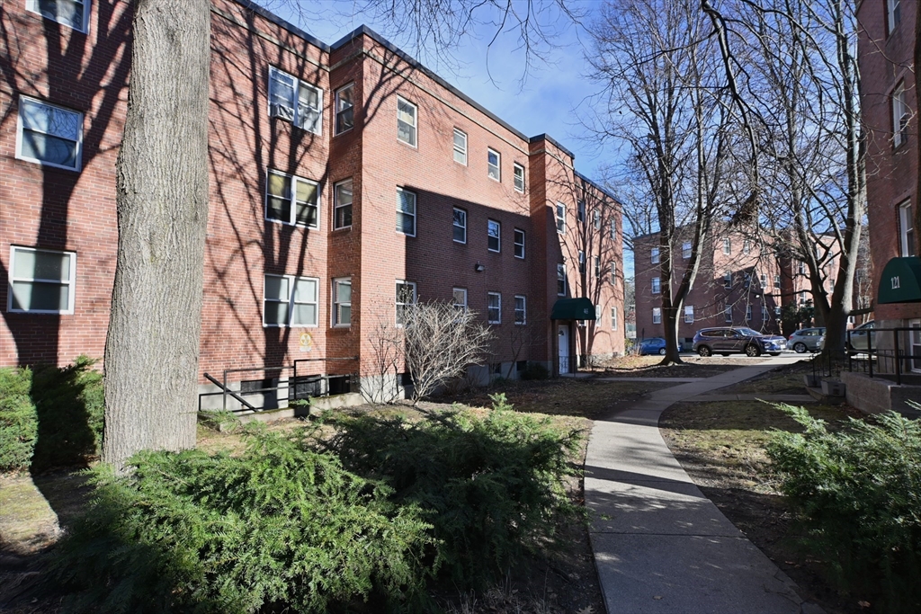 465 Arborway, Jamaica Plain