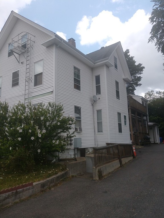 44 Winthrop St, Taunton