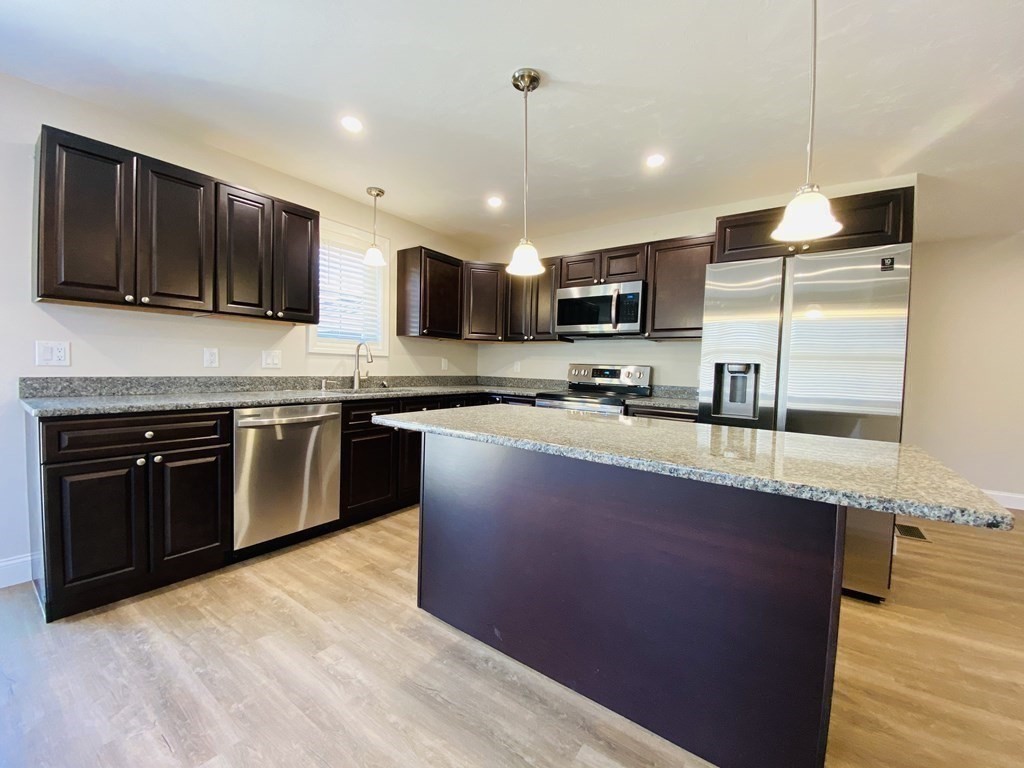 6 Glacier Path, Middleboro