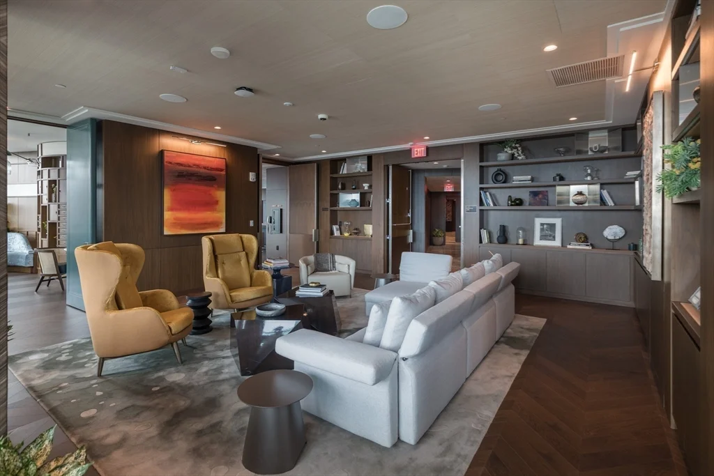 40 Trinity Pl, Back Bay