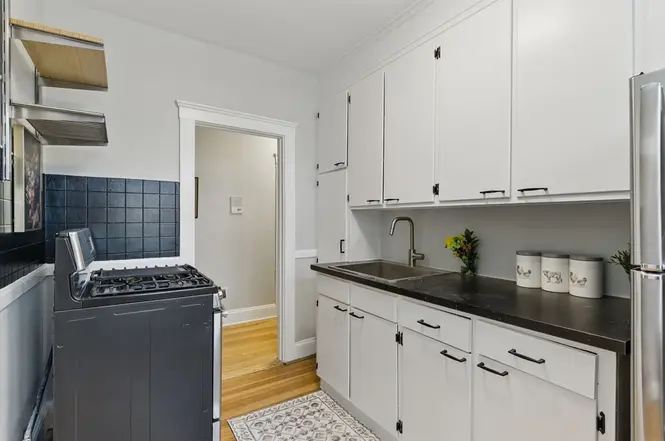 72 Strathmore Rd, Brighton