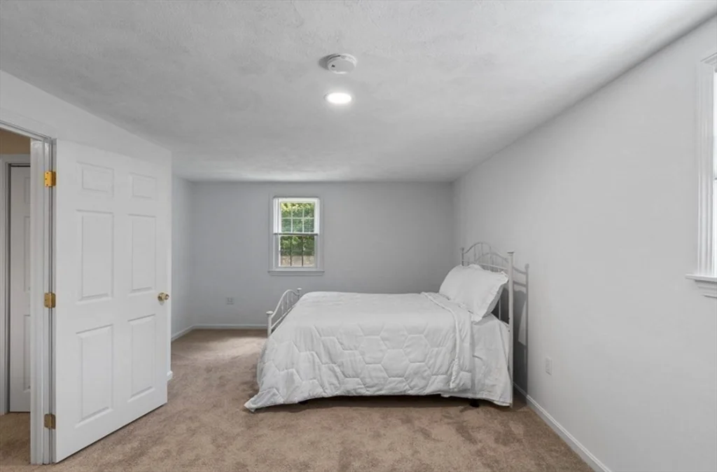 58 Brandon St, Billerica