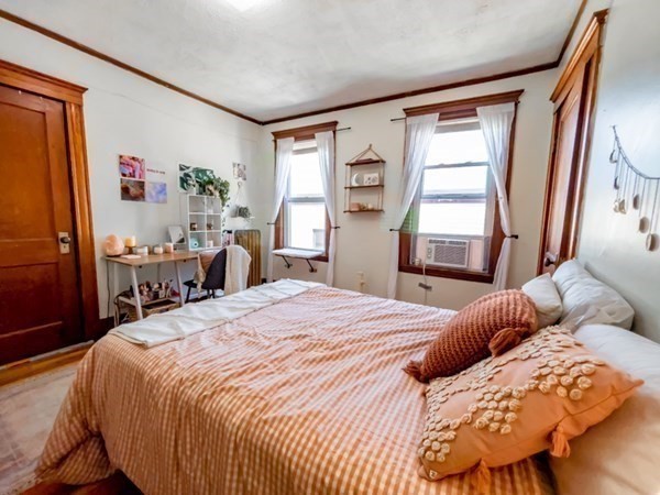 26 St Rose St, Jamaica Plain