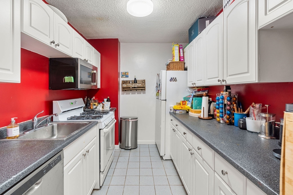 33 Pond Ave, Brookline