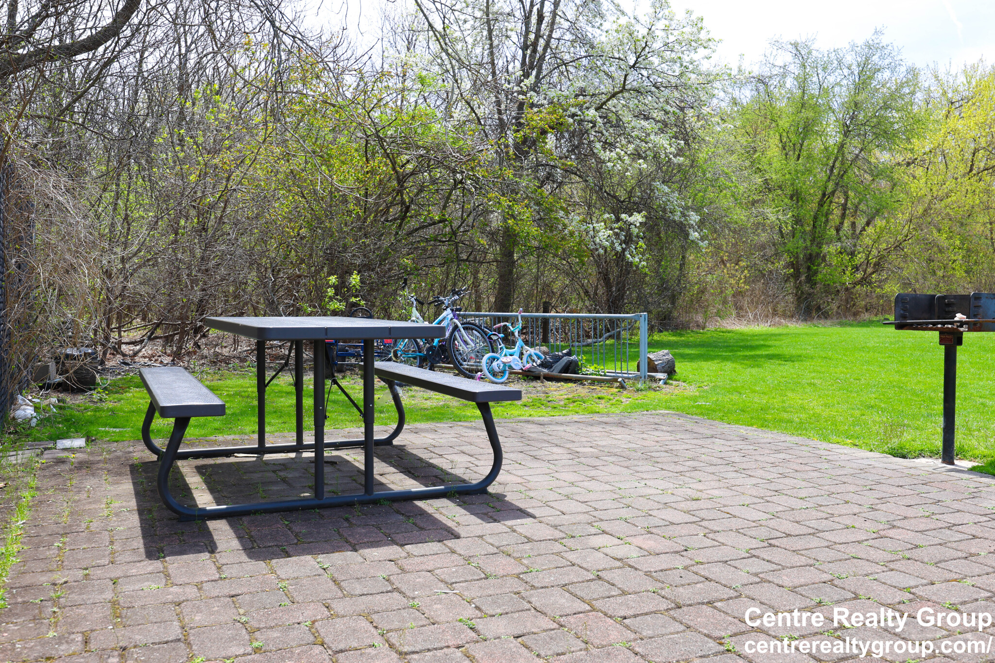 14 Bryon Rd, Chestnut Hill